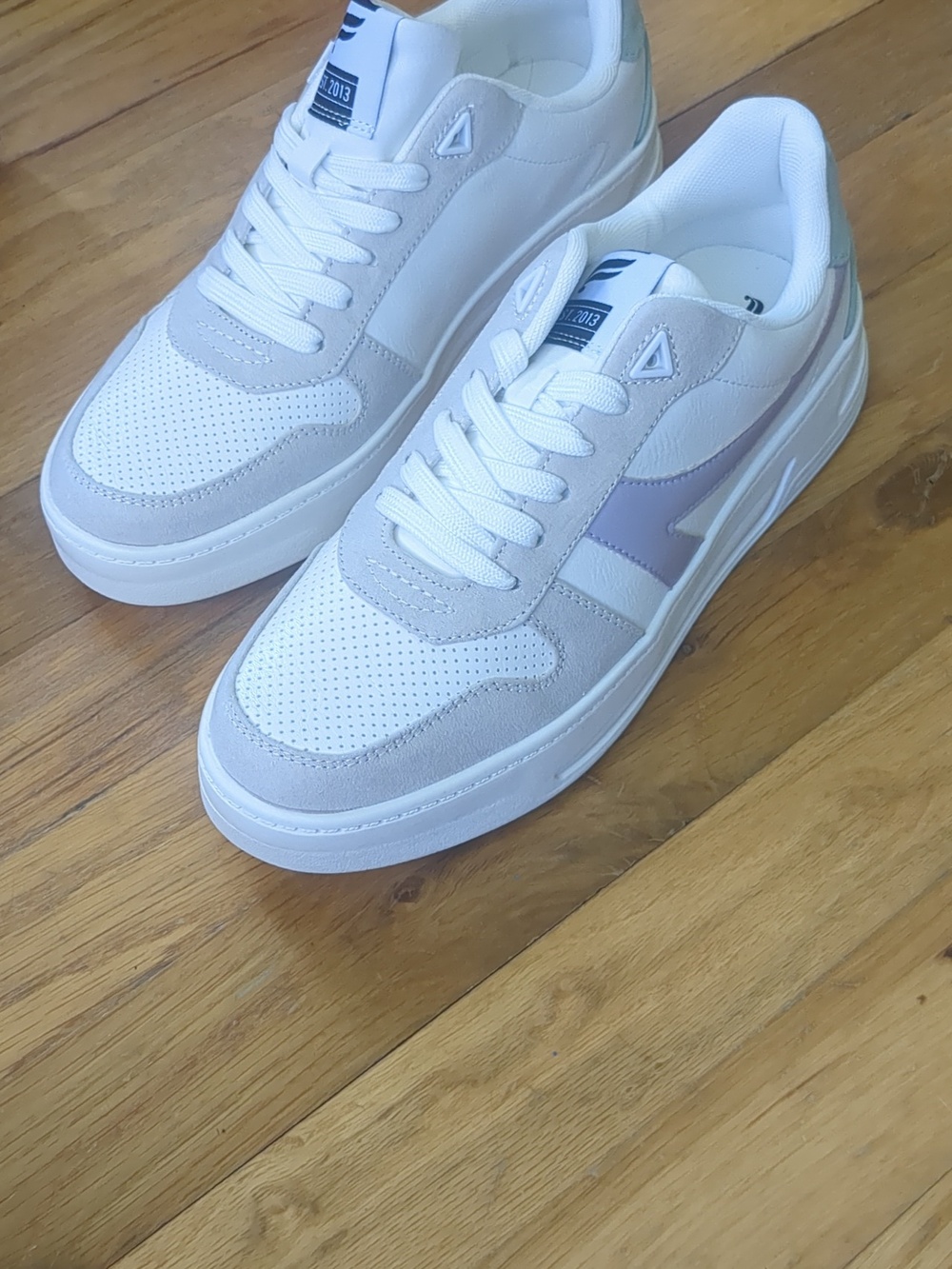 Fabletics "The Lifestyle Sneaker II" Pastel Multi Size 9 (Runs Small)